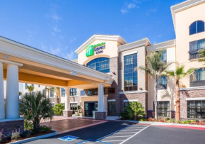  Holiday Inn Express & Suites Eureka, an IHG Hotel  Эврика